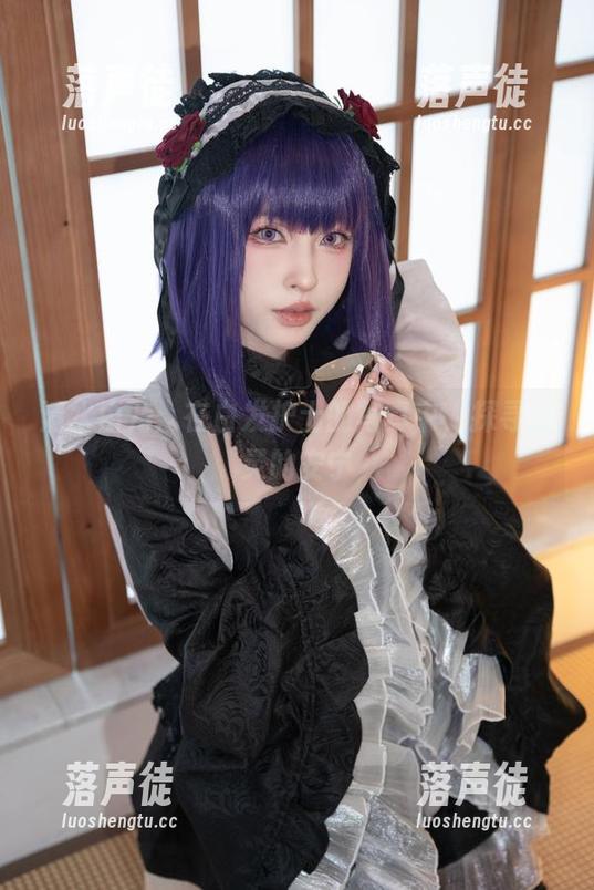清水由乃 清水由乃:在白发护士的写真中,探寻心灵的安宁