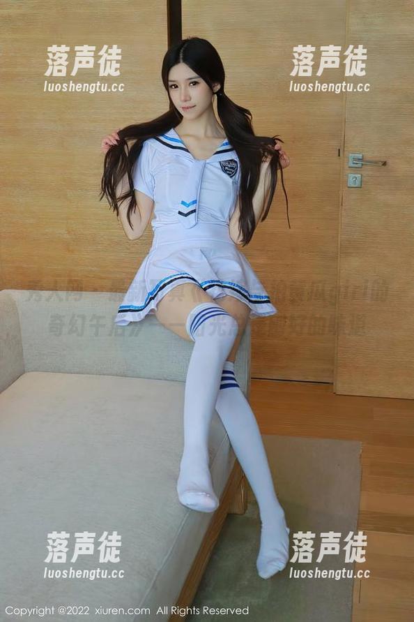 秀人网-拍黄瓜girl 秀人网 - 最新写真《花嫁与拍黄瓜girl的奇幻午后》——阳光总是刚好的味道