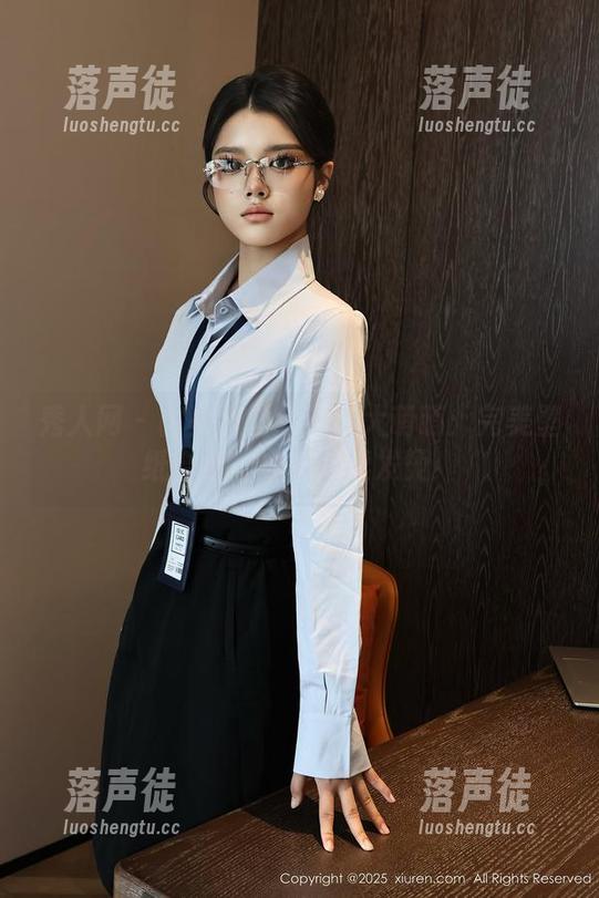 秀人网 - 比基尼里的米妮大萌萌：完美壁纸合集，夏天持续发烫！