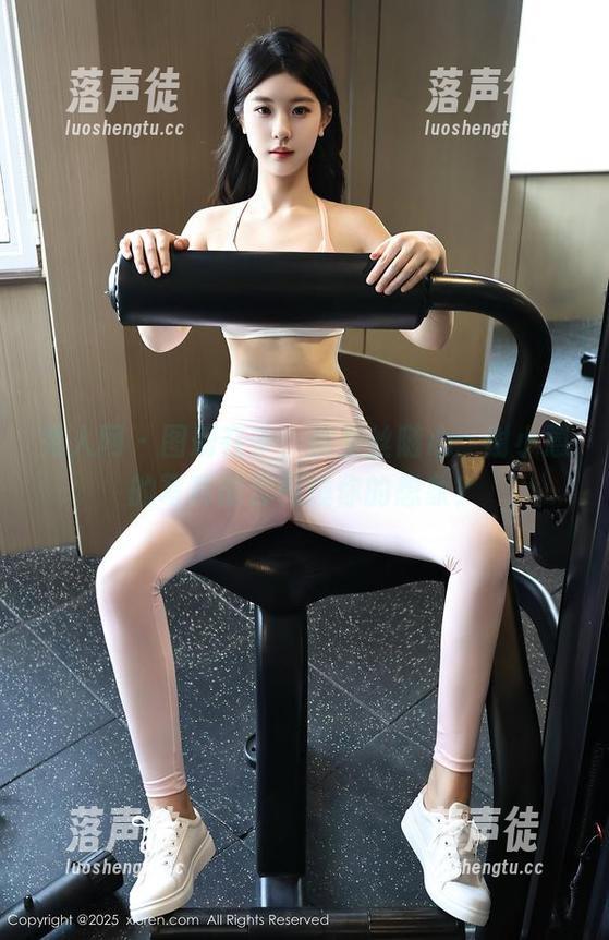 秀人网-谢小蒽 秀人网 - 图册在手,裤里丝随心:谢小蒽的写真能否引爆你的想象?