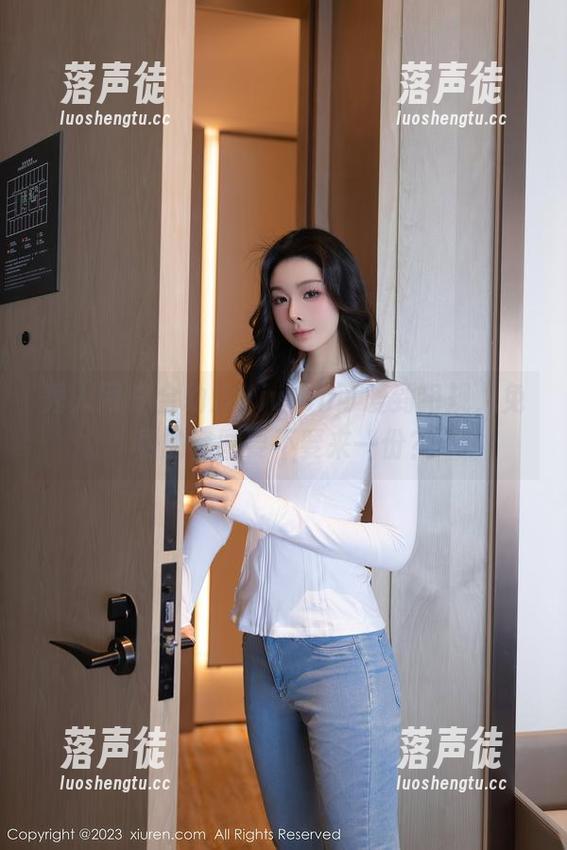 秀人网 - 金幼汐Vivian可爱到犯规，免费的套图要不要来一份？