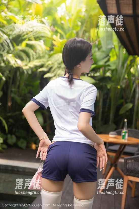 秀人网-陈雅漫VICKY 秀人网 - 更新啦!陈雅漫VICKY的礼服写真,让我想起小时候玩过家家的美好时光!