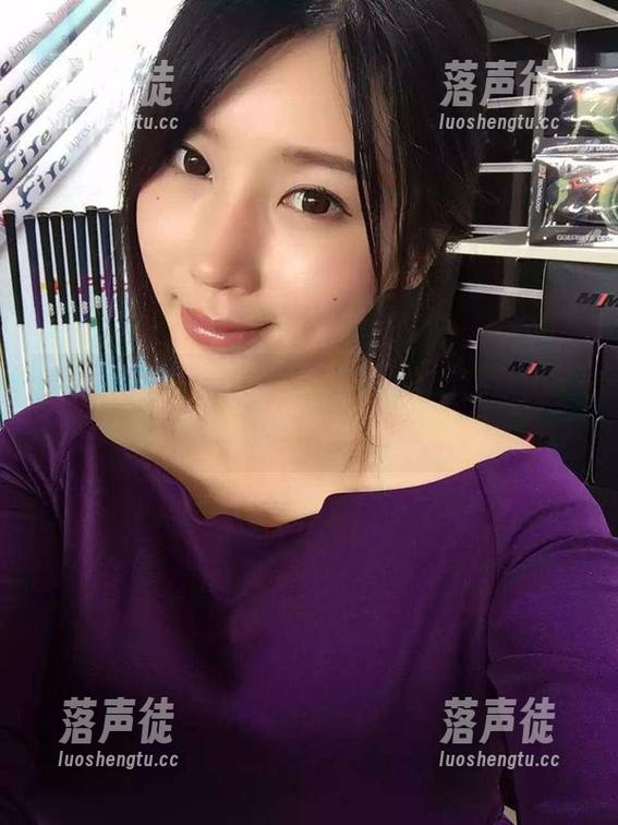 微密圈 - 短裤裹下的秘密：童小芯原图下载，来一波小惊喜吧！