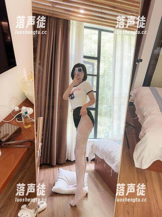 胜利的小生活 微密圈 - 原图特刊:胜利的小生活短裙,谁能拒绝这样的腰线?