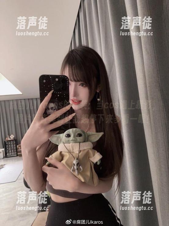 腐团儿Ikaros的套装：当cos遇上摄影，照片简直美到让我想停下来多看一眼！