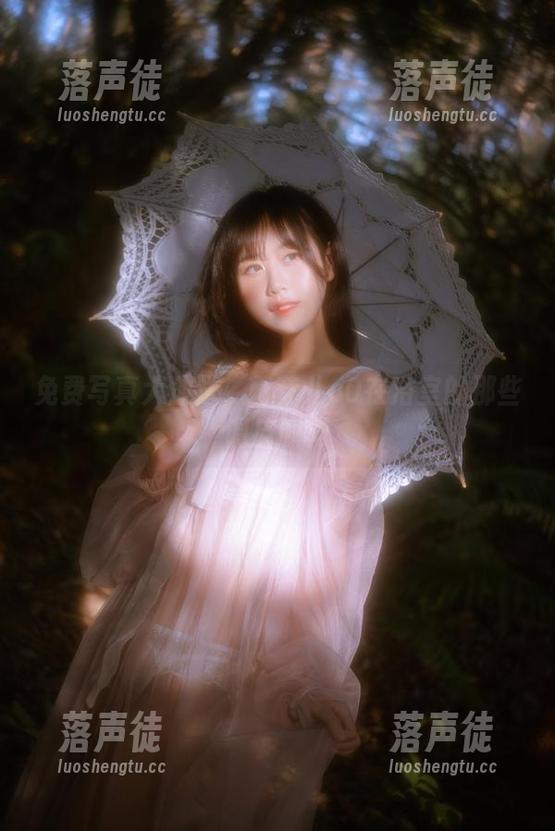 免费写真大放送！萌芽儿o0在浴室的那些调皮瞬间
