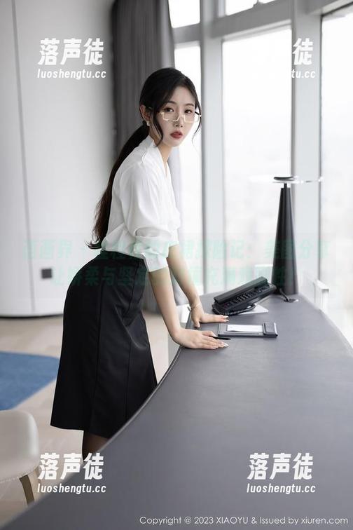 语画界 - 程程程的皮裙探险记：美图分享让娇柔与坚定的对撞充满戏剧性！