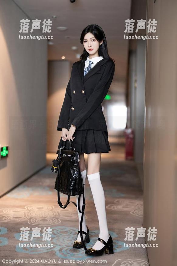语画界-苏苏阿 语画界 - 白丝的轻盈,苏苏阿的旋律,免费下载这些神秘的图片!
