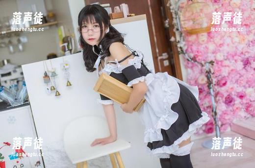 逐月Su与昭和病院的对峙：黑白写真中隐藏的cos秘密