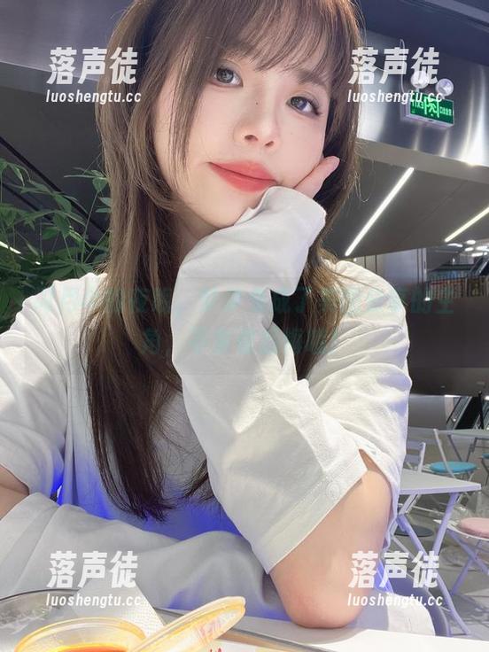 闪月半 闪月半的夜晚,梦梦兔成了美图分享的主角,不来看后悔哦!