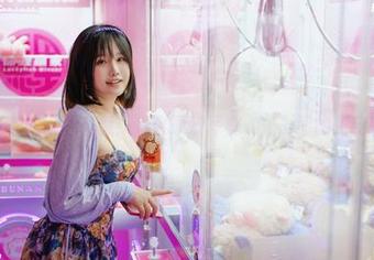阿半今天很开心的私藏：爱宕原皮写真，光影间的调皮捉迷藏！