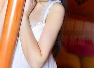 深呼吸，雪琪SAMA麻衣制服兔女郎的美图壁纸再添一层神秘感…