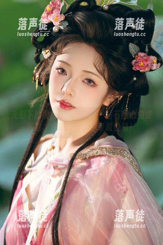 雯妹不讲道理 光影下的雯妹不讲道理——钻石甜心免费图包,快来获取你的专属份额!