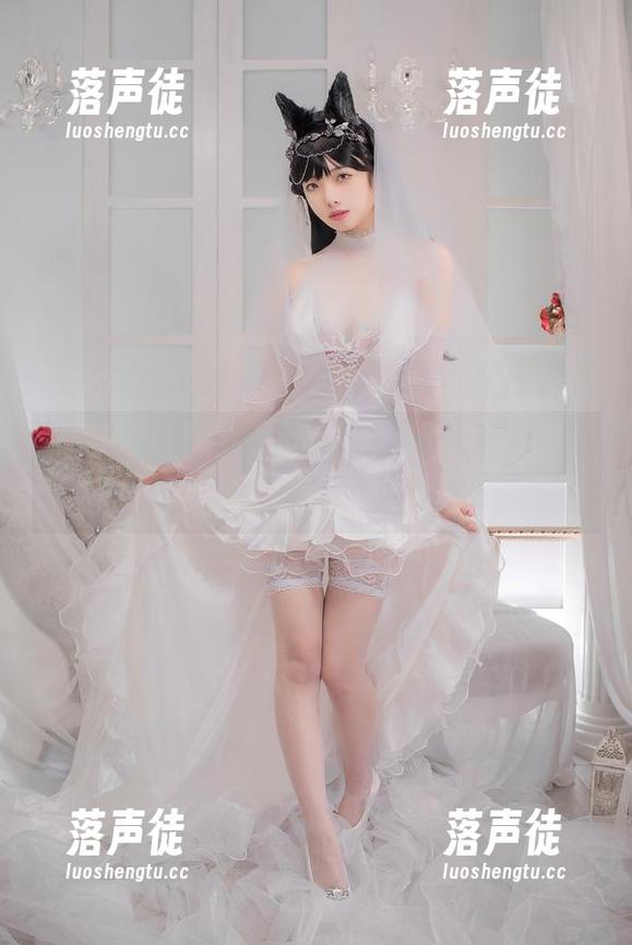雯妹不讲道理 黑丝下的故事:雯妹不讲道理最新写真集里的秘密,你绝对想不到!