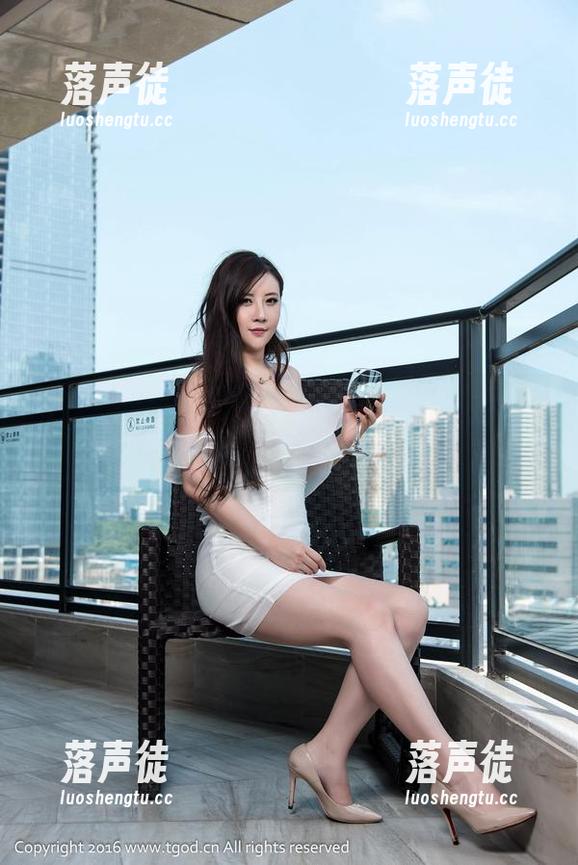 青豆客-Ann尤美 青豆客 - 一张Ann尤美的夏日原图,瞬间变身壁纸,真是‘美’上加‘美’!