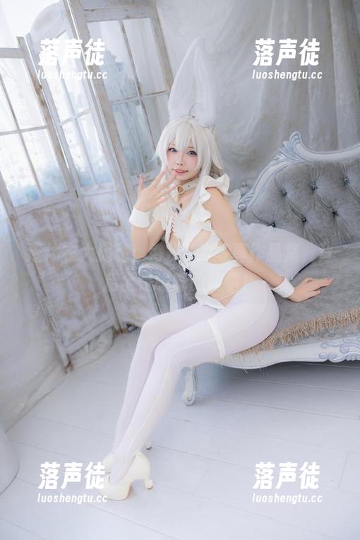 连体衣大揭秘：香川澪的写真作品集，背后全是暧昧的故事！
